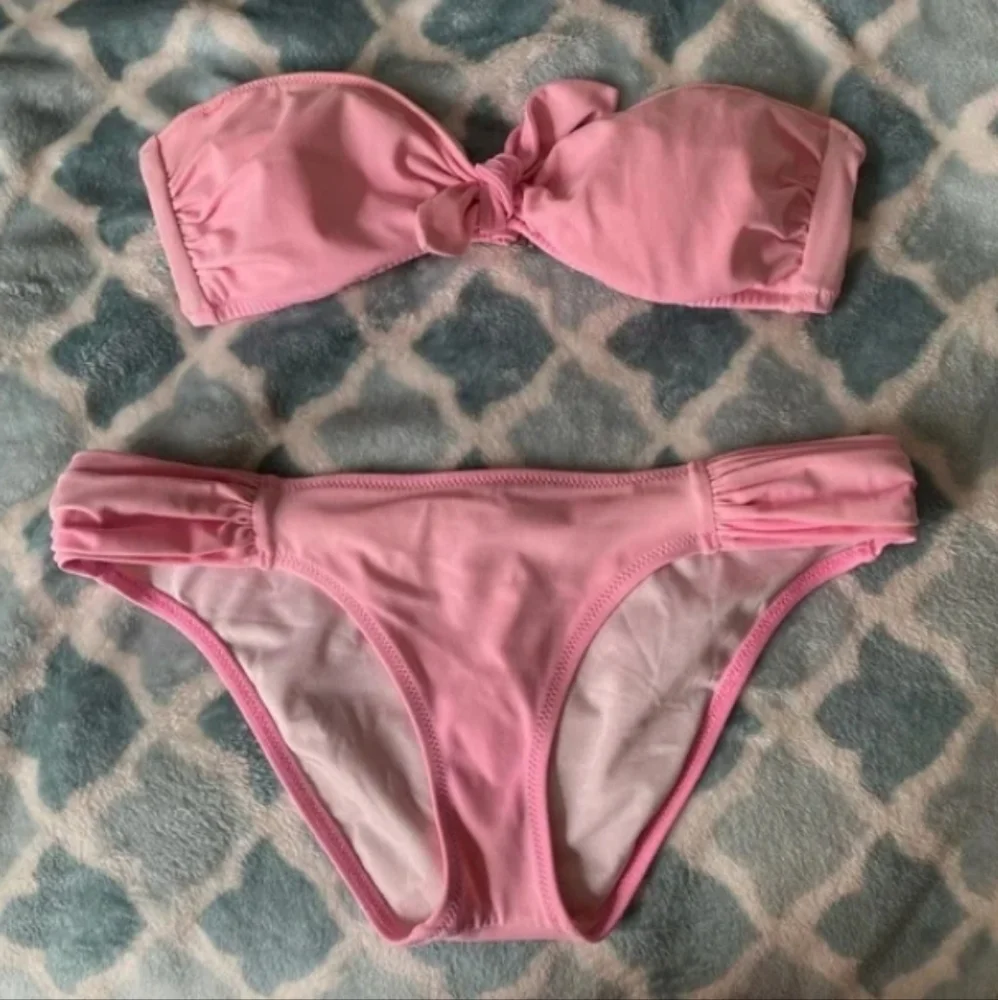 Pink bikini - Picture 2 of 4